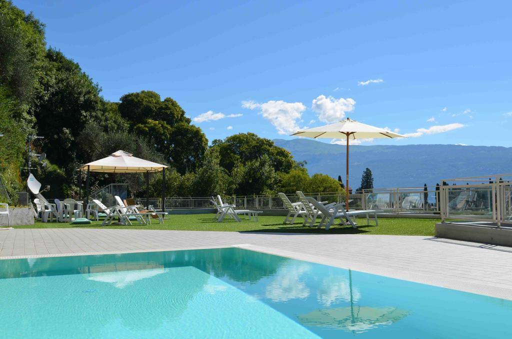 Residence Il Poggio Al Sole Toscolano Maderno Exterior photo